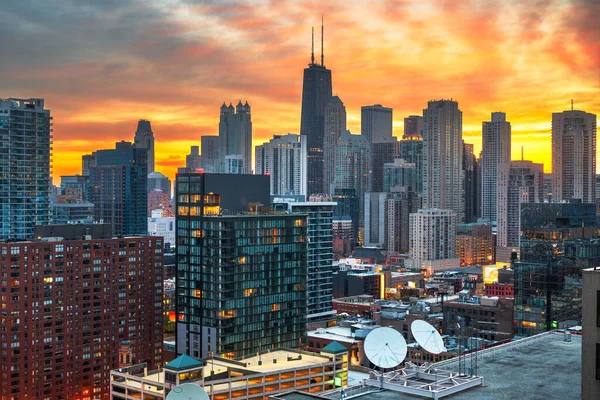 シカゴ イリノイ州 アメリカ夜明けに屋上スカイラインのダウンタウン — ストック写真