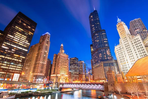 Chicago Illinois Stati Uniti Paesaggio Urbano Sul Fiume Crepuscolo — Foto Stock