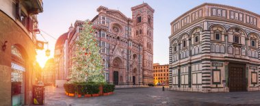 Floransa, Toskana, İtalya Noel sezonunda şafakta Duomo ile.