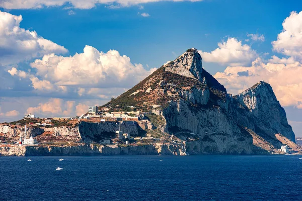 Rocha Gibraltar Território Ultramarino Britânico Localizado Ponta Sul Península Ibérica — Fotografia de Stock