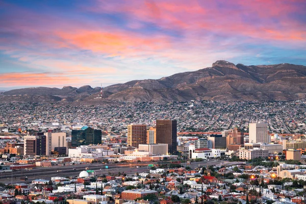 Paso Texas Usa Downtown City Skyline Der Abenddämmerung Mit Juarez — Stockfoto
