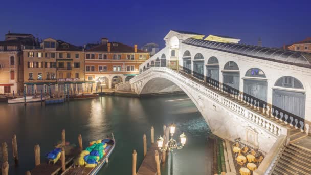 Venezia Italia Sul Ponte Rialto Mattino Letture Testo Visibili Nessuna — Video Stock