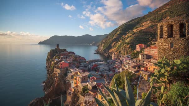 Vernazza Spezia Liguria Italia Cinque Terren Alueella Hämärässä — kuvapankkivideo