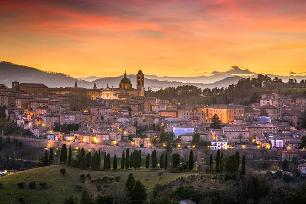 Urbino Itália Cidade Murada Medieval Região Marche Crepúsculo — Fotografia de Stock