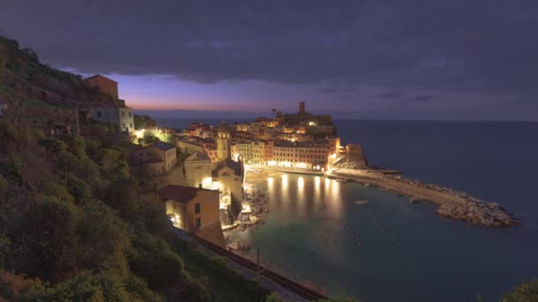 Vernazza Talya Alacakaranlıkta Cinque Terre Bölgesinde — Stok video