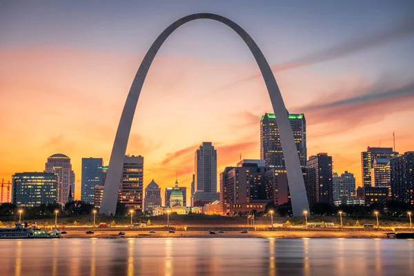 Louis Missouri Estados Unidos Paisaje Urbano Céntrico Río Atardecer —  Fotos de Stock