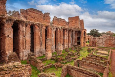 Tivoli, İtalya Villa Adriana 'nın arkeolojik kalıntılarıyla.
