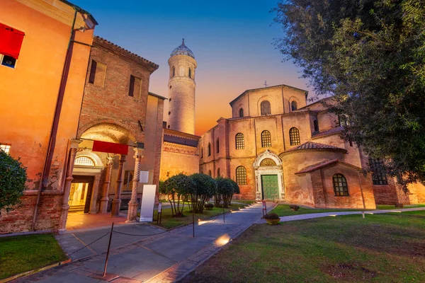 Rávena Italia Histórica Basílica San Vitale Por Noche — Foto de Stock