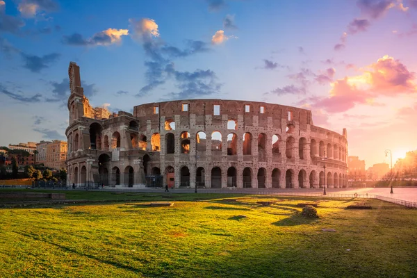 Roma Italia Con Antico Colosseo Romano Anfiteatro All Alba — Foto Stock