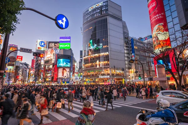 2012年12月24日 日本东京 行人交叉涩谷交叉口 世界上最繁忙的人行横道之一 — 图库照片