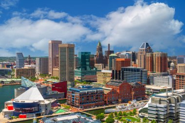 Baltimore, Maryland, USA Skyline İç Liman 'da öğleden sonra.