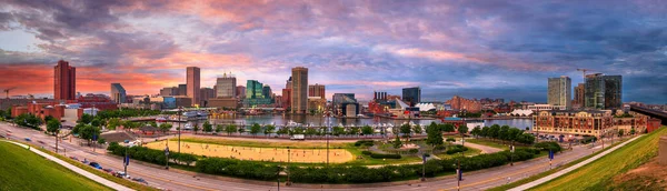 Baltimore Maryland Vsa Skyline Inner Harbor Schemering — Stockfoto