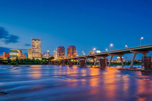 Panoramę Centrum Richmond Virginia Stany Zjednoczone Ameryki Rzece James — Zdjęcie stockowe