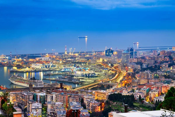 Genoa Włochy Grudzień 2021 Promy Statki Towarowe Czekają Porcie Genua — Zdjęcie stockowe