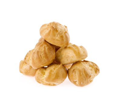 Beyaz bir arka planda profiterol