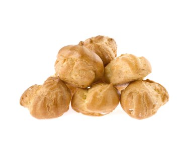 Beyaz bir arka planda profiterol