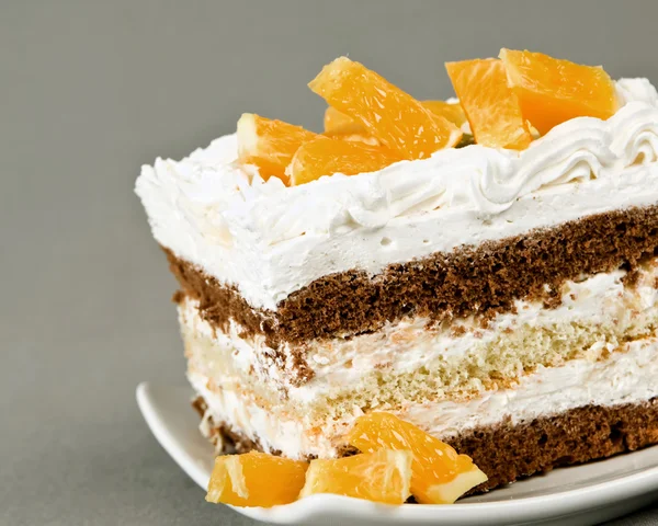 Biscuitine cake with oranges — Stock Photo, Image