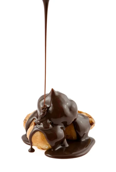 Profiterol çikolata effuse