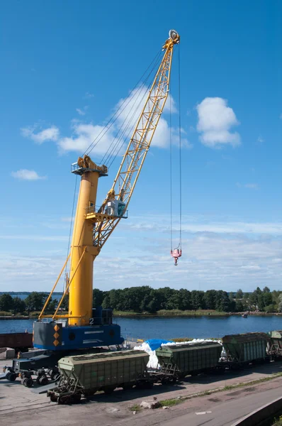 Crane makes loading in the port — Stock Photo, Image