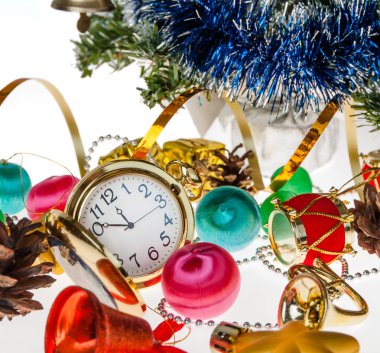 saat, bir Noel ağacı Noel süsleri arka planda