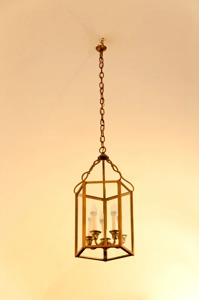 Antique lamp hanging from the ceiling — Stock Photo, Image