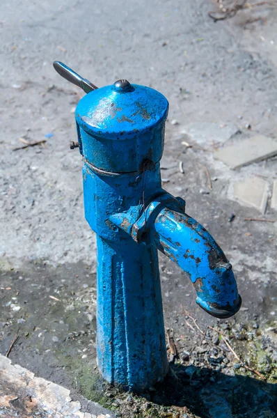 Old blue water pump — Stock Photo, Image