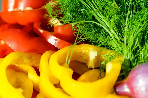 Sweet pepper rings and dill — Stock Photo, Image