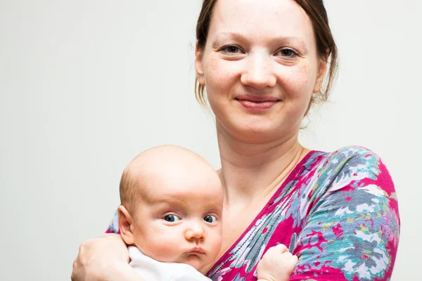 Mujer joven con bebé niño —  Fotos de Stock