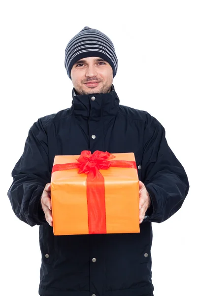 Щасливий чоловік з подарунком — стокове фото