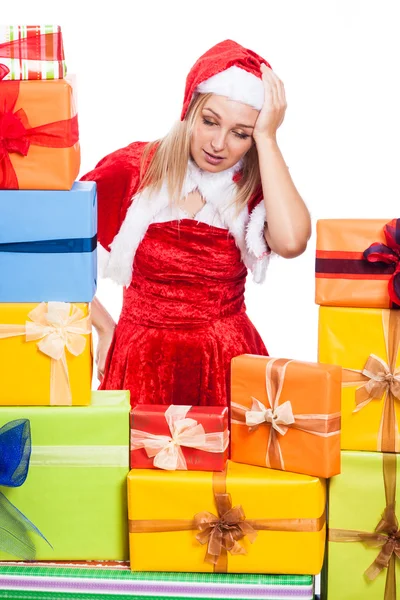 Stressé femme de Noël avec des cadeaux — Photo