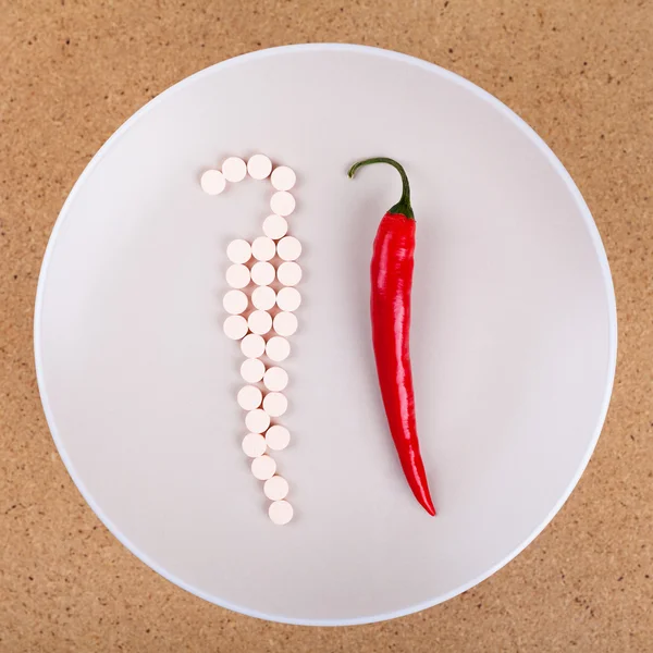 Rode chili peper met vitaminen비타민 레드 칠리 페 퍼 — Stockfoto