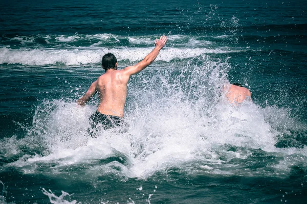 People enjoying sea — Stock Photo, Image