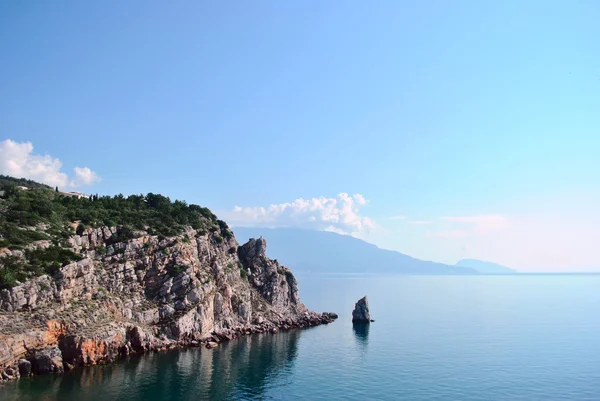 Montanhas e o mar na Crimeia — Fotografia de Stock
