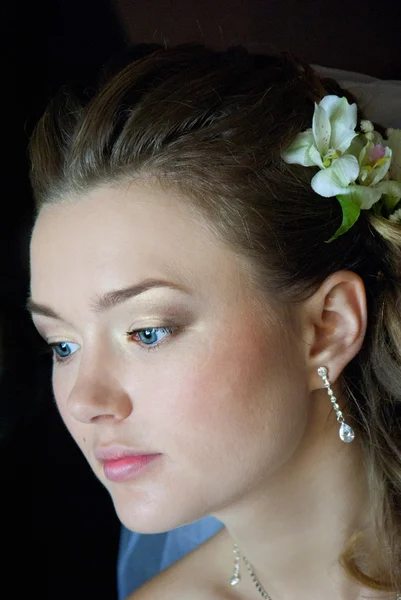 Bride getting make up on — Stock Photo, Image