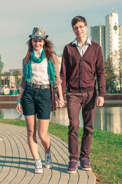 Jovem moda elegante casal Hipste — Fotografia de Stock