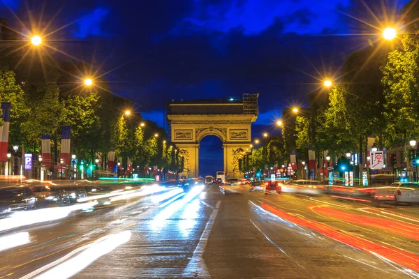 Triumfbågen paris vid solnedgången — Stockfoto