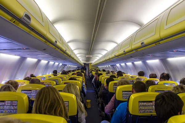 Vano passeggeri della compagnia aerea Ryanair — Foto Stock
