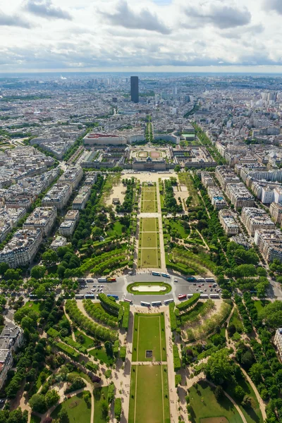 View of Paris, the Champ de Mars from the Eiffel tower — Stock Photo, Image