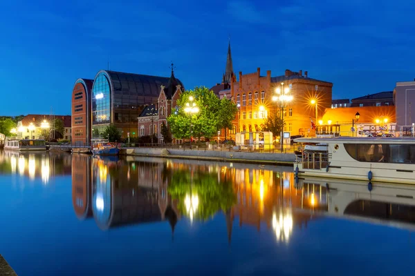 Stare Miasto i rzeka Brda w nocy, Bydgoszcz, Polska — Zdjęcie stockowe
