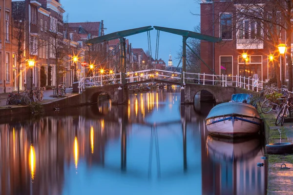 Canal de Leiden Oude Rijn —  Fotos de Stock