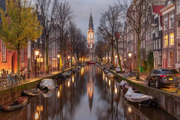 Canal de Ámsterdam con Zuiderkerk —  Fotos de Stock