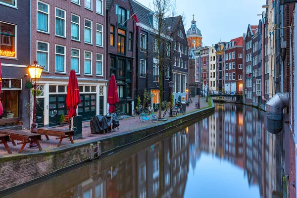 Amsterdam barrio rojo al atardecer —  Fotos de Stock