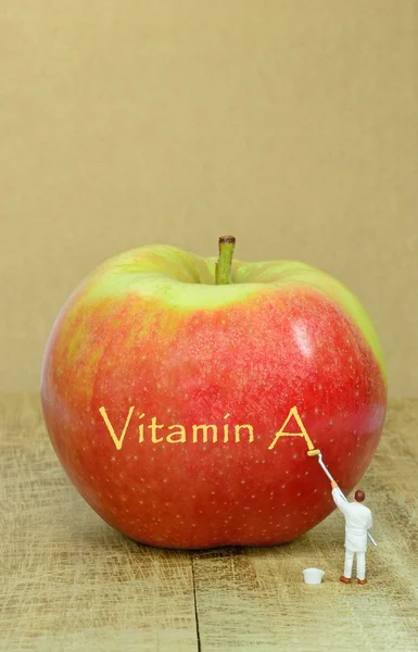 Manzana con vitamina A —  Fotos de Stock