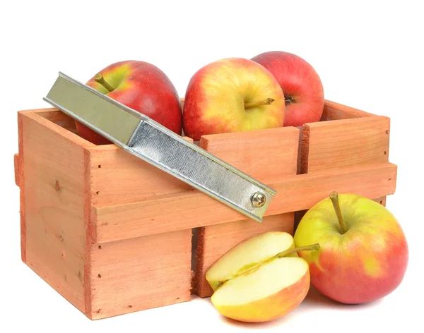 Äpplen i en låda — Stockfoto