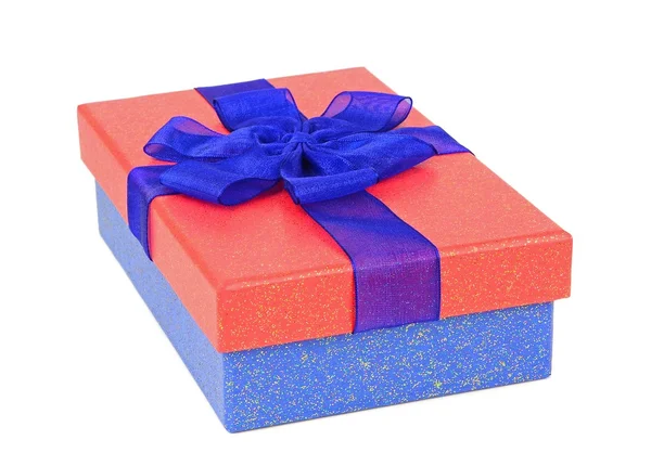 Uma caixa de presente vermelha e azul — Fotografia de Stock