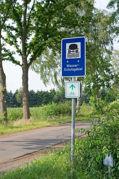 Німецький води навколишнього природного середовища області дорожній знак — стокове фото
