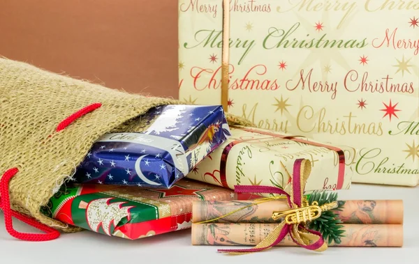 Un saco con regalos de Navidad —  Fotos de Stock