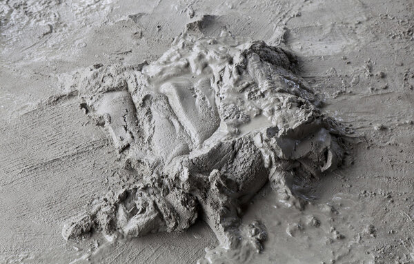 Мокрый цемент
