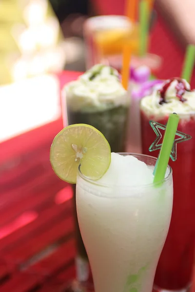 Lemon drink at local restaurant. — Stock Photo, Image