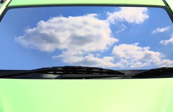 Groene eco auto 's — Stockfoto